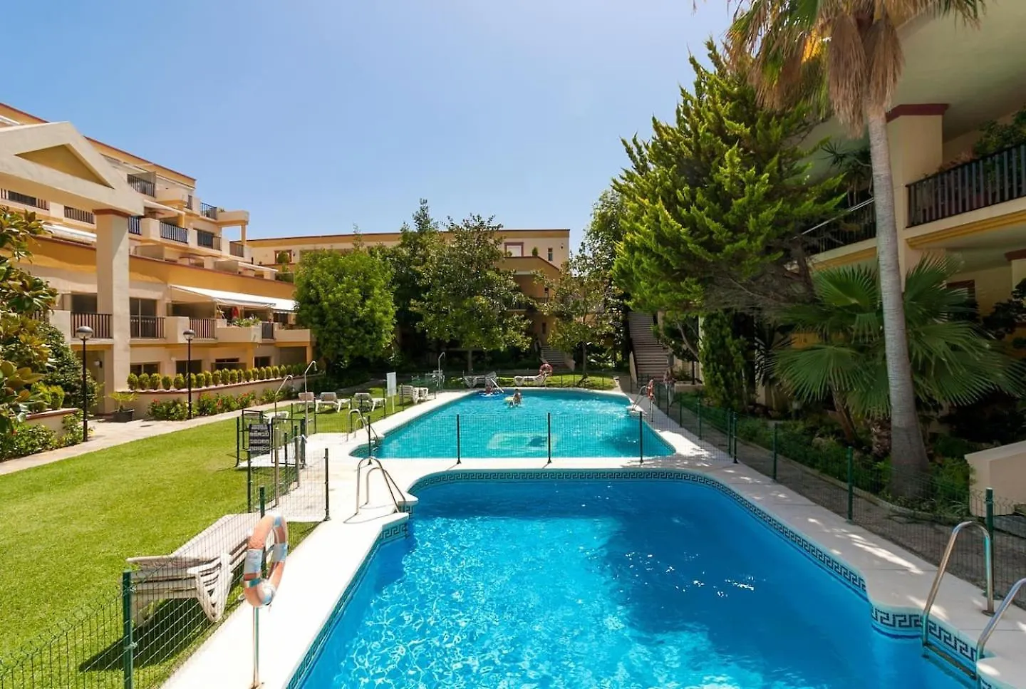 Oleholidays 217 Romana Playa Junto Al Mar Marbella Apartment