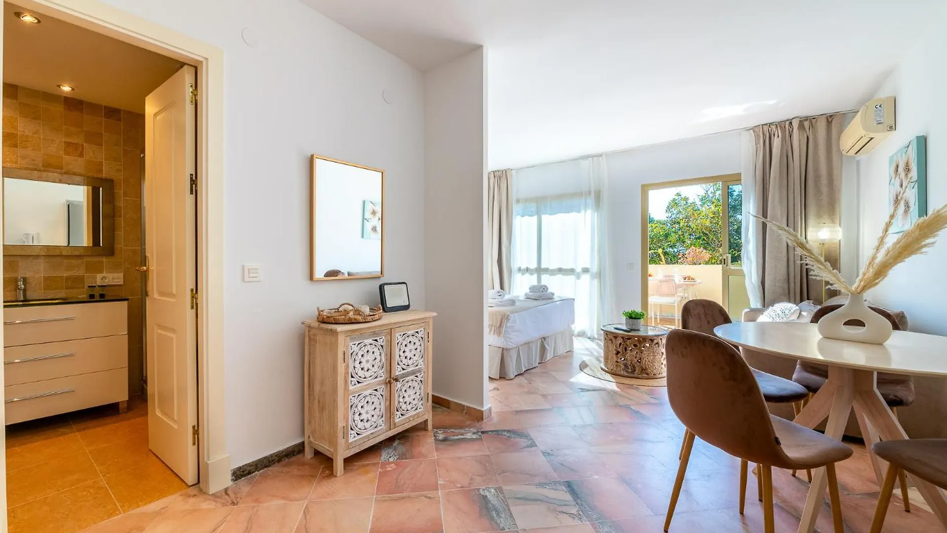 Oleholidays 217 Romana Playa Junto Al Mar Marbella 0*,