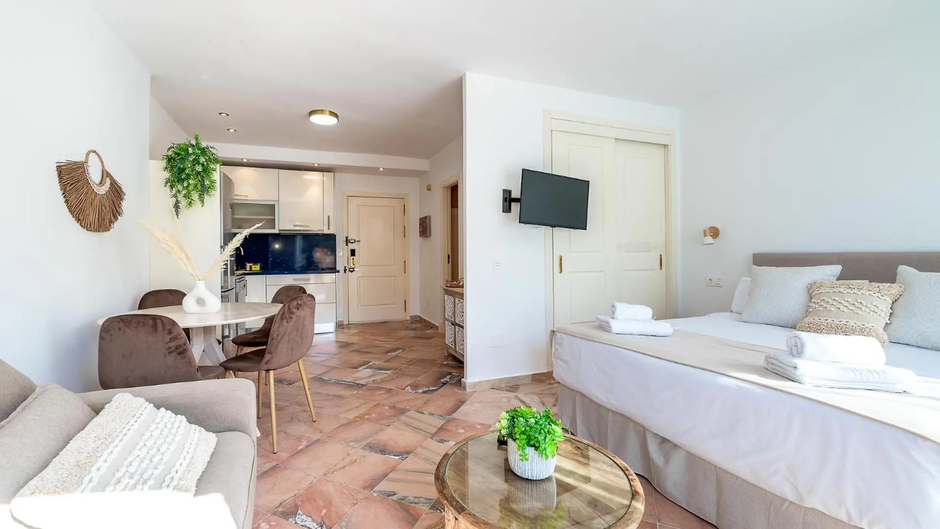 Oleholidays 217 Romana Playa Junto Al Mar Marbella 0*,